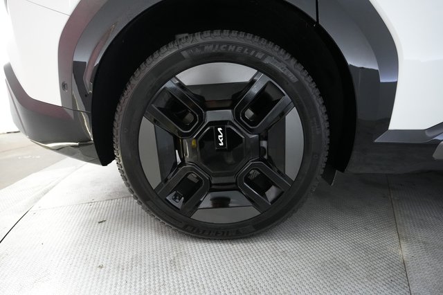 2024 Kia EV9 — photo 16 of 26