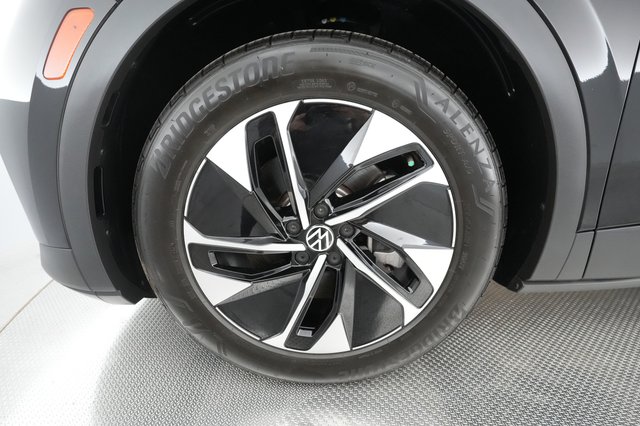 2021 Volkswagen ID.4 — photo 12 of 24