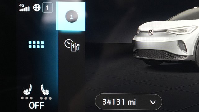 2021 Volkswagen ID.4 — photo 4 of 24