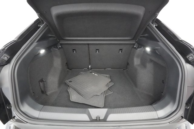 2021 Volkswagen ID.4 — photo 19 of 24