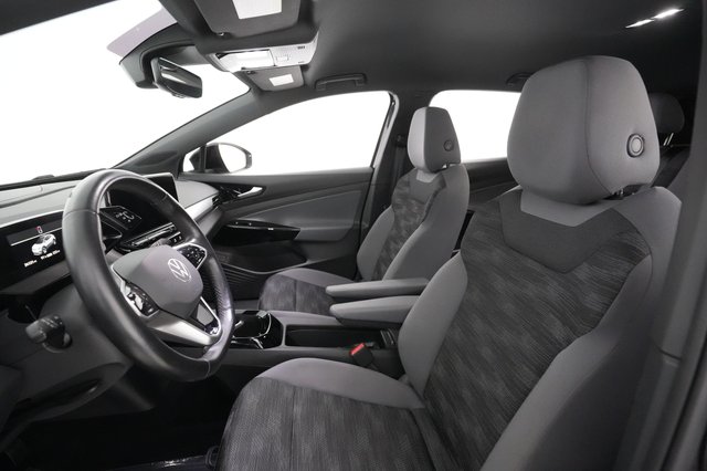 2021 Volkswagen ID.4 — photo 16 of 24