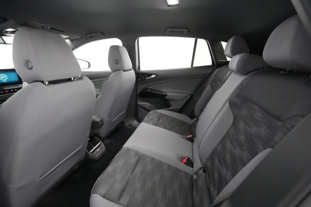 2021 Volkswagen ID.4 — photo 17 of 24