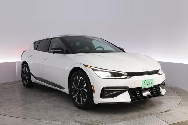2024 Kia EV6 — photo 10 of 21
