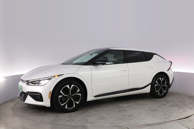 2024 Kia EV6 — photo 14 of 21