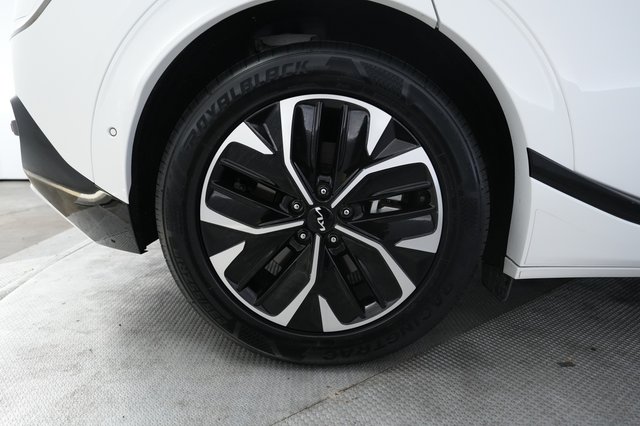 2024 Kia EV6 — photo 17 of 21