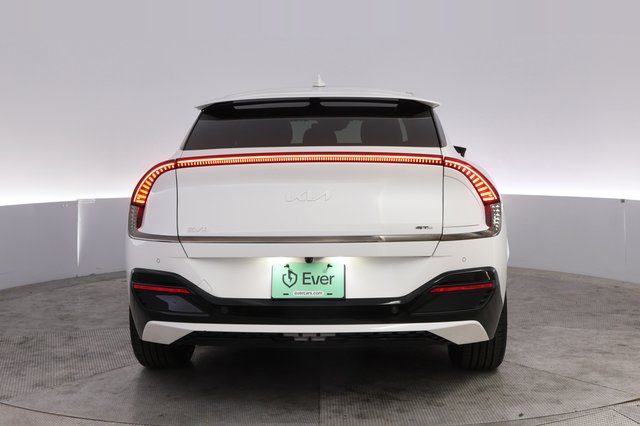 2024 Kia EV6 — photo 12 of 21