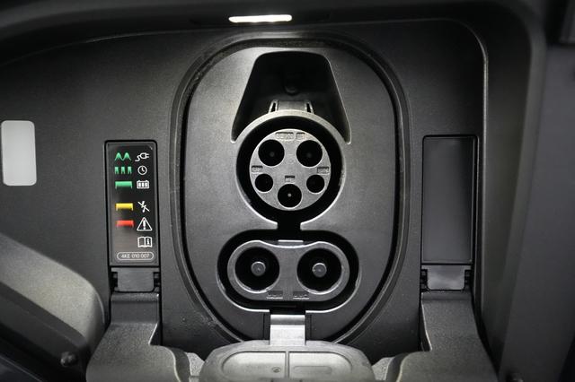 2024 Audi Q8 e-tron — photo 8 of 23
