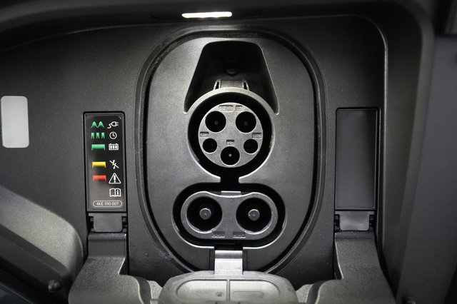 2024 Audi Q8 e-tron — photo 8 of 23