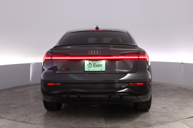 2024 Audi Q8 e-tron