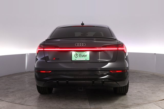 2024 Audi Q8 e-tron — photo 12 of 23