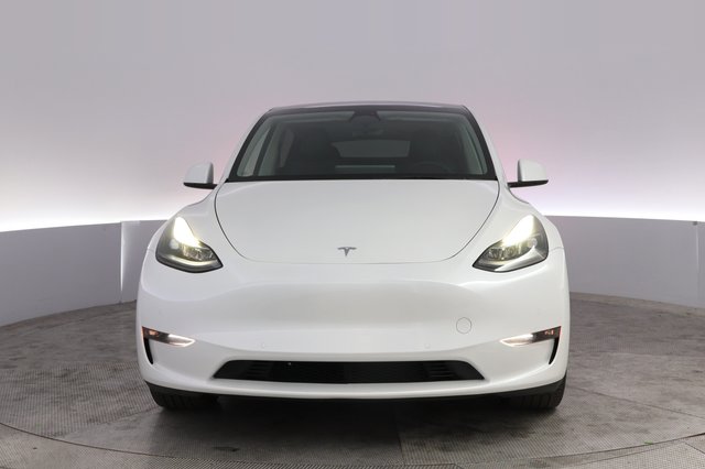2022 Tesla Model Y — photo 9 of 22