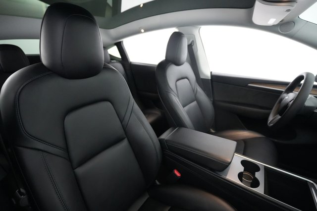 2022 Tesla Model Y — photo 18 of 22