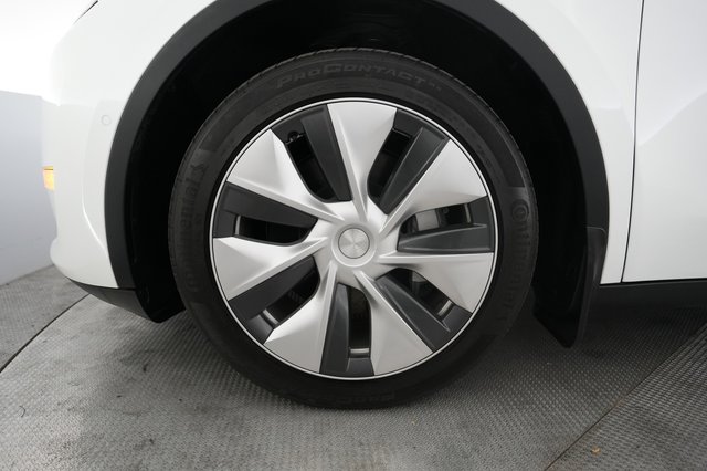 2022 Tesla Model Y — photo 15 of 22
