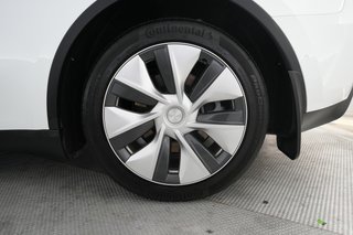 2022 Tesla Model Y — photo 7 of 22