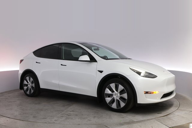 2022 Tesla Model Y — photo 11 of 22