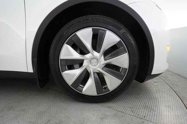 2022 Tesla Model Y — photo 16 of 22