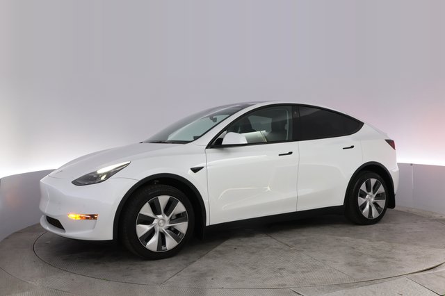 2022 Tesla Model Y — photo 14 of 22