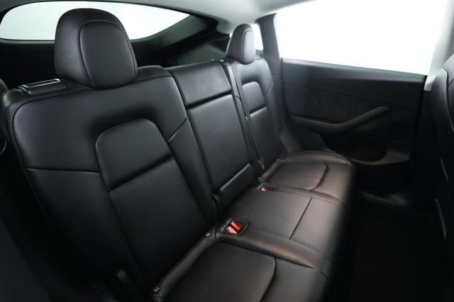 2022 Tesla Model Y — photo 4 of 22