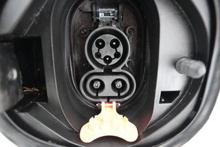2023 Chevrolet Bolt EV — photo 8 of 23