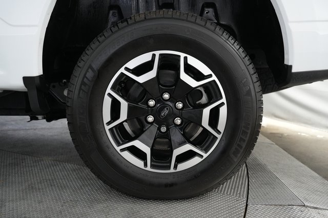 2022 Ford F-150 Lightning — photo 7 of 17