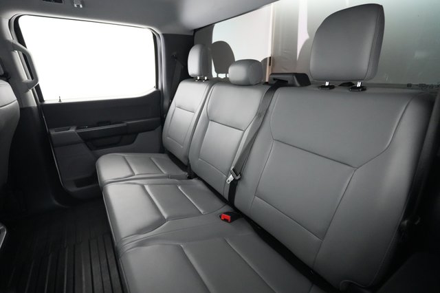 2022 Ford F-150 Lightning — photo 13 of 17