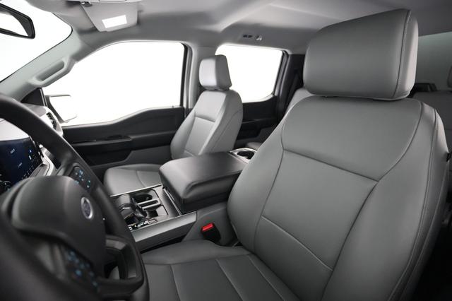 2022 Ford F-150 Lightning — photo 3 of 17