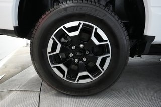 2022 Ford F-150 Lightning — photo 11 of 17