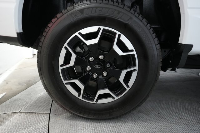 2022 Ford F-150 Lightning — photo 11 of 17