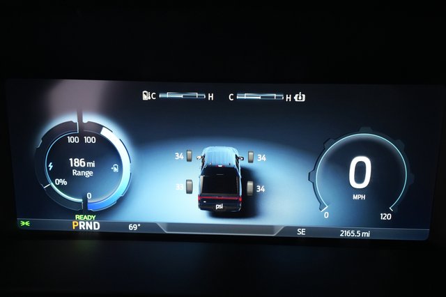 2022 Ford F-150 Lightning — photo 5 of 17