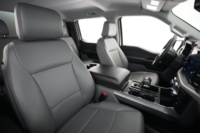 2022 Ford F-150 Lightning — photo 12 of 17