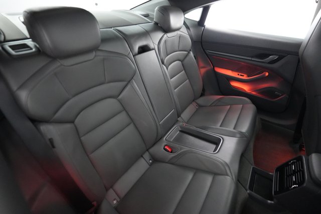 2022 Porsche Taycan — photo 4 of 25