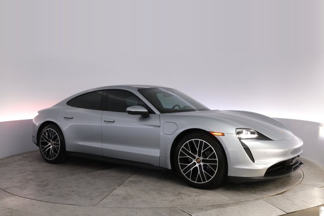 2022 Porsche Taycan — photo 11 of 25