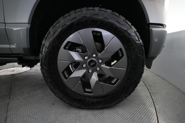 2023 Ford F-150 Lightning — photo 10 of 15