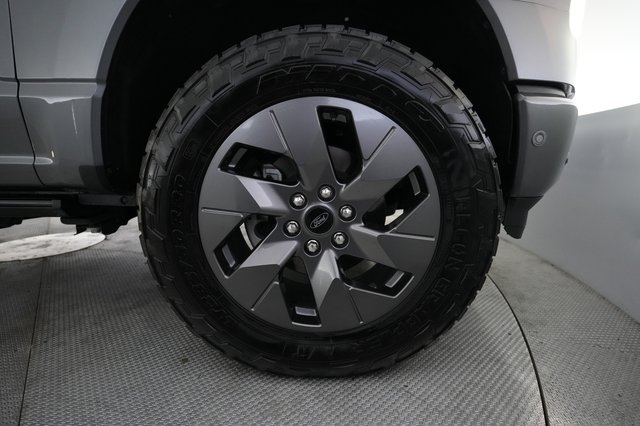 2023 Ford F-150 Lightning — photo 10 of 15