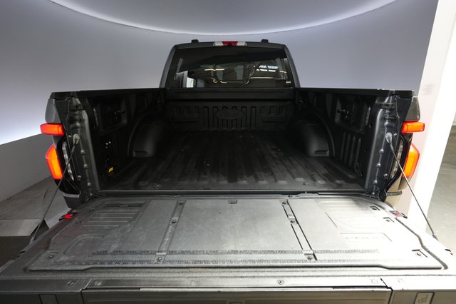 2023 Ford F-150 Lightning — photo 6 of 15