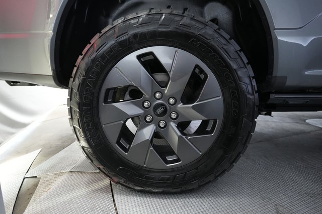 2023 Ford F-150 Lightning — photo 11 of 15
