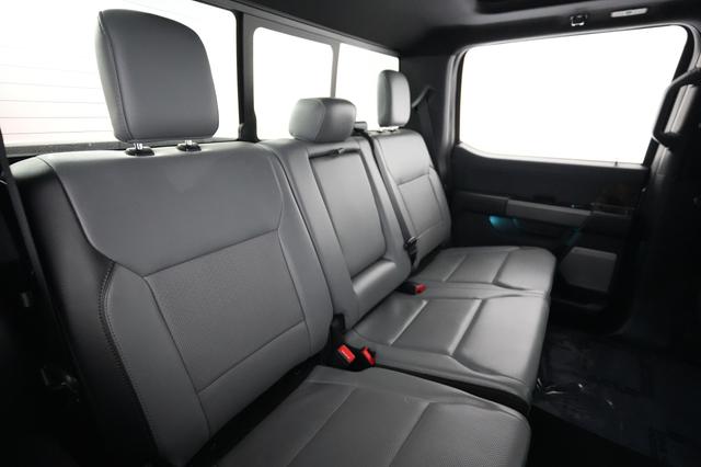 2023 Ford F-150 Lightning — photo 4 of 15