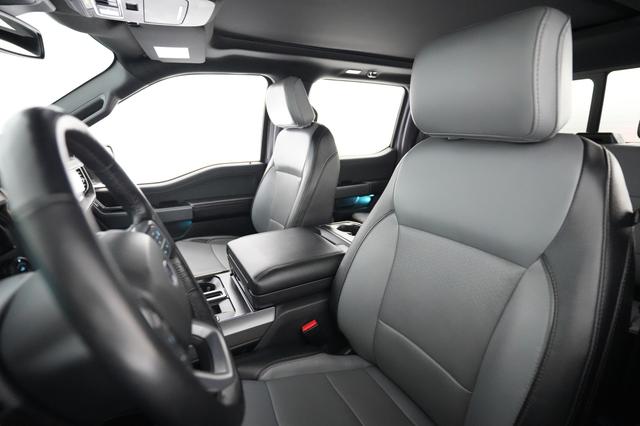 2023 Ford F-150 Lightning — photo 3 of 15