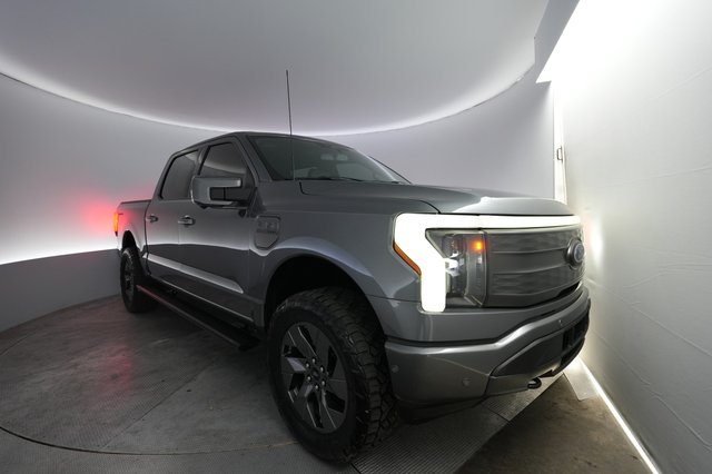 2023 Ford F-150 Lightning — VIN 1FTVW1EV4PWG29136