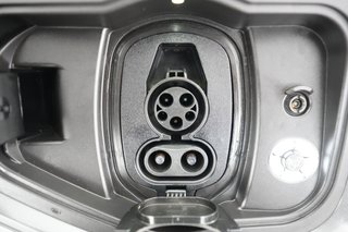 2023 Ford F-150 Lightning — photo 8 of 15