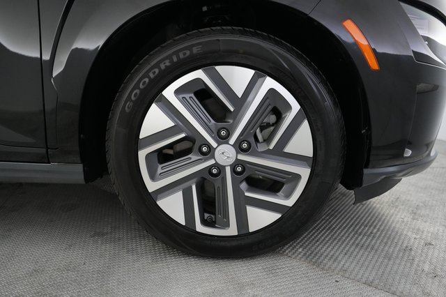2023 Hyundai Kona Electric — photo 16 of 28
