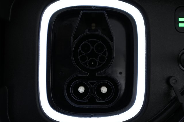 2023 Hyundai Kona Electric — photo 8 of 28