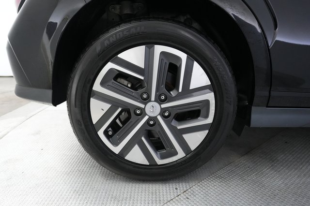 2023 Hyundai Kona Electric — photo 17 of 28