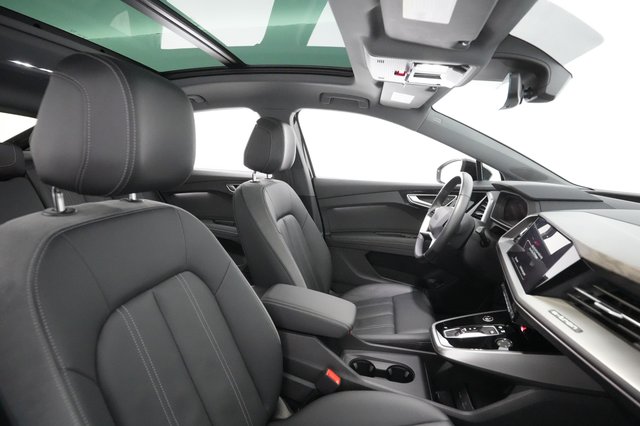 2023 Audi Q4 e-tron — photo 20 of 27