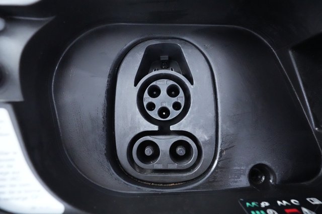 2023 Audi Q4 e-tron — photo 24 of 27