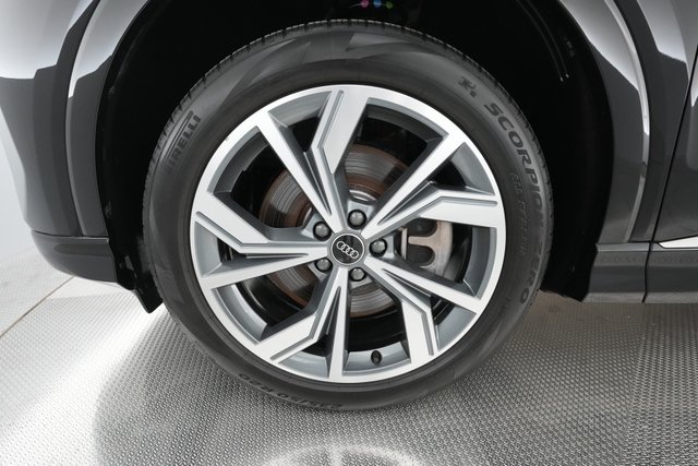 2023 Audi Q4 e-tron — photo 13 of 27