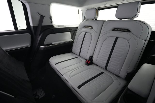 2024 Rivian R1S — photo 20 of 24
