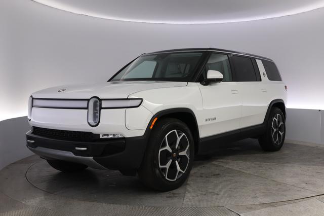 2024 Rivian R1S — VIN 7PDSGCBA9RN036483