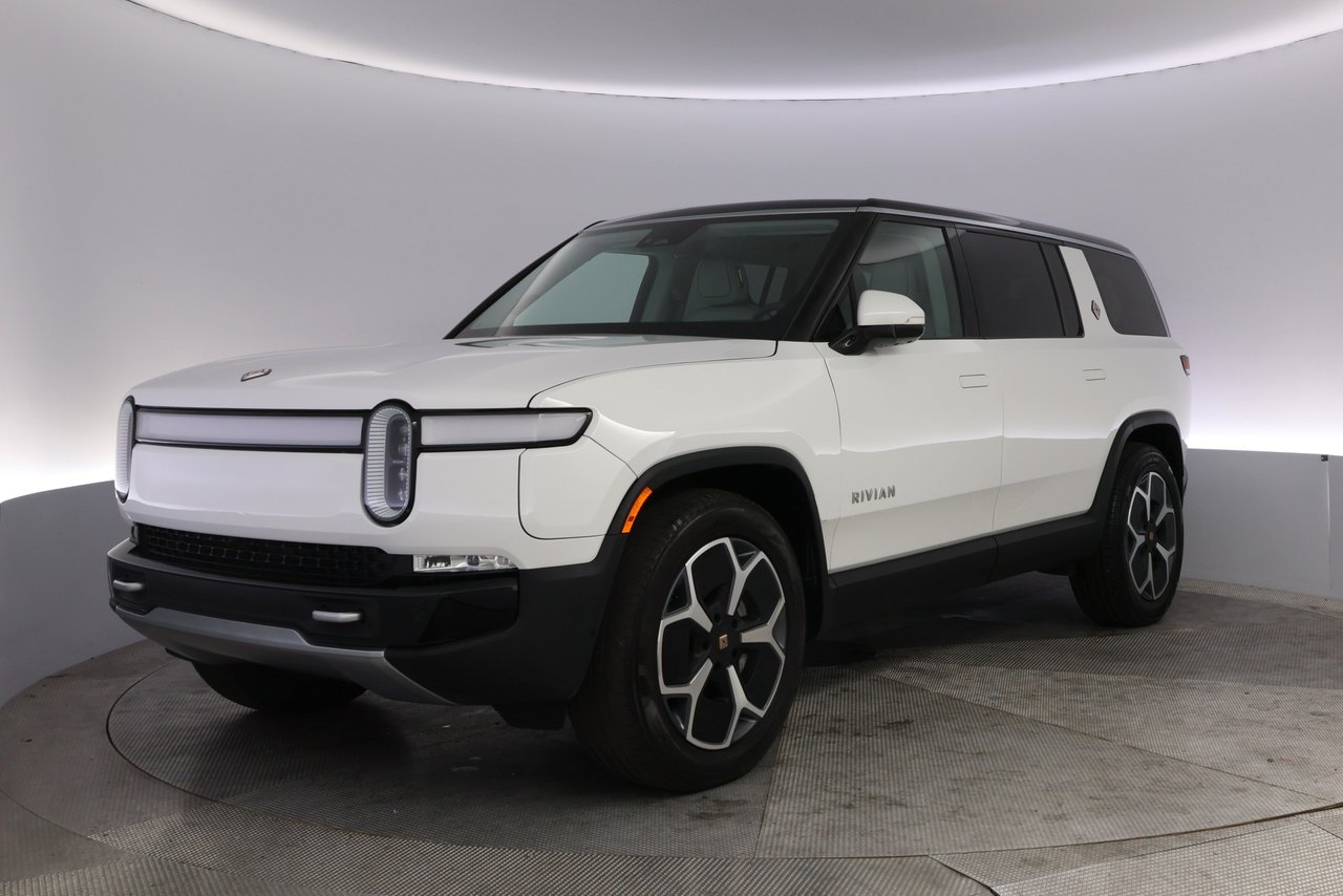 2024 Rivian R1S Driver+