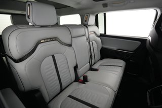 2024 Rivian R1S — photo 4 of 24